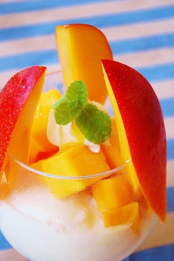 「楽園の果実」 料理 46883855 大変お待たせいたしました!当店人気No.1のマンゴーパフェ 登場です。