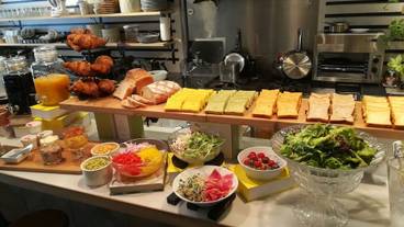 朝食ビュッフェ / 3