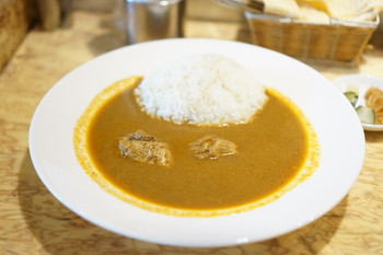 「すぱいす」料理 892860 骨付きチキンカリー