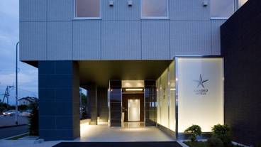 施設の入り口 / 24