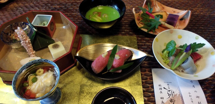 部屋食です。