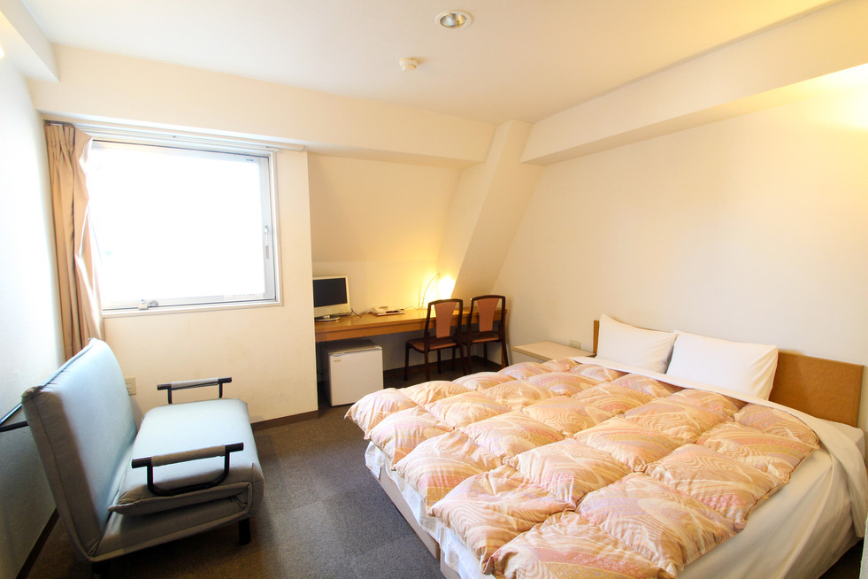 個室・ドミトリーが選べ、カフェが併設されているホテル3448881