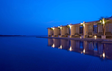 10 Best Luxury Hotels with Infinity Pools for Girls&#39; Trip in Okinawa