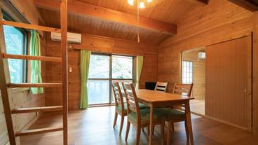 客室内のダイニングエリア / 14