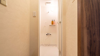 ファミリールーム 共用バスルーム (大人5名)