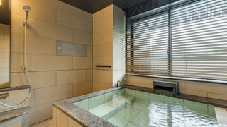 デラックス 4 人部屋 専用バスルーム