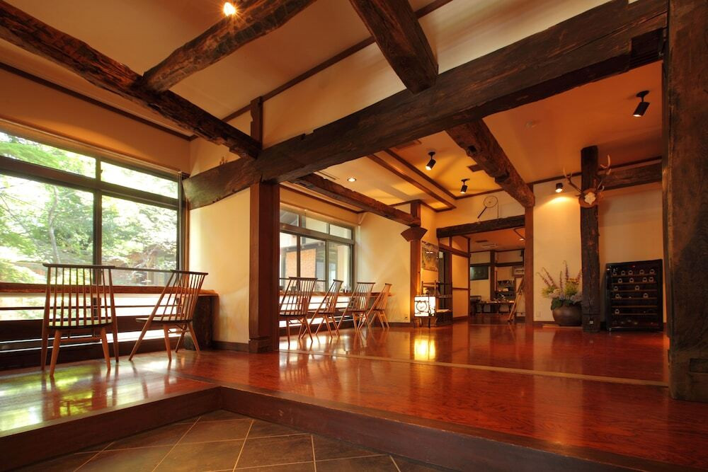 ロビーラウンジ①