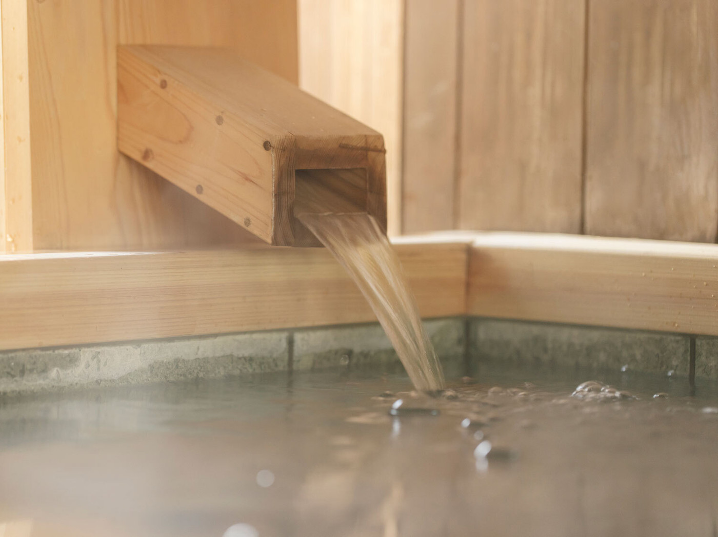 じんわり全身をほぐす“週末温泉旅”へ3315757