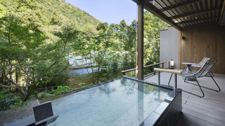 1泊2食「デラックス Aタイプ 禁煙」 夕食スタンダードコース (19:00または19:30開始)