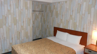 ダブルルーム 禁煙 (16平米/ベッド幅150cm/エレベーターなし)