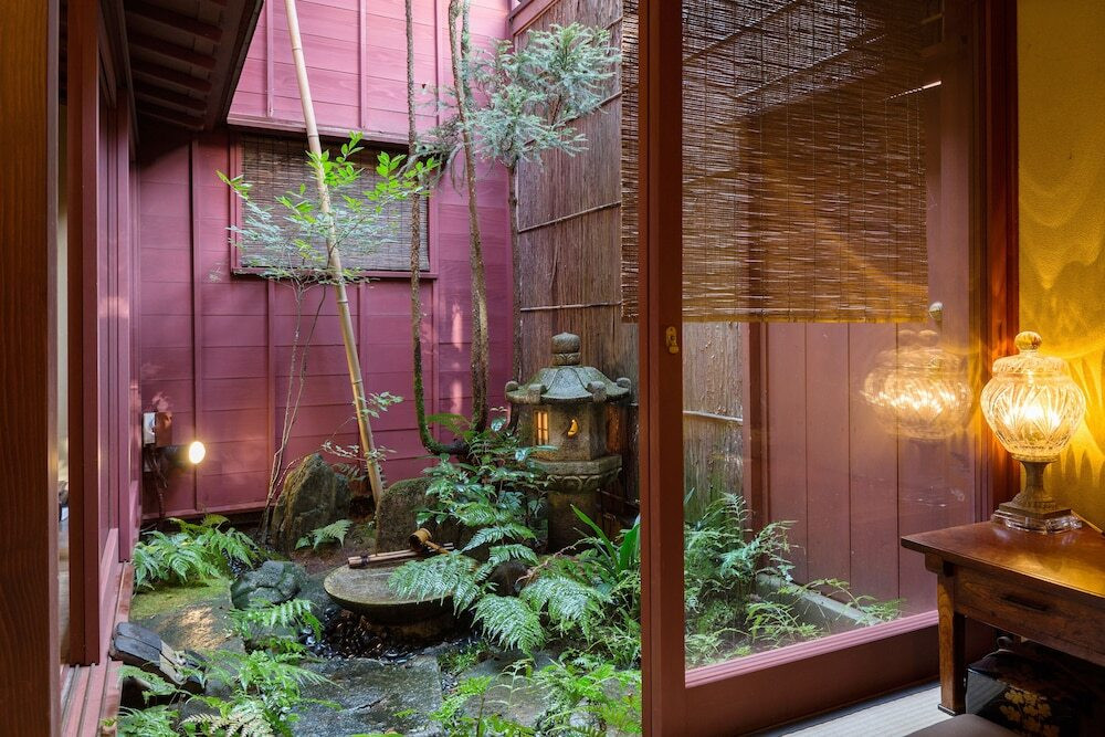 9. お茶屋建築の特徴を残し改修した雅な宿「町屋金沢 菊乃や」3539675