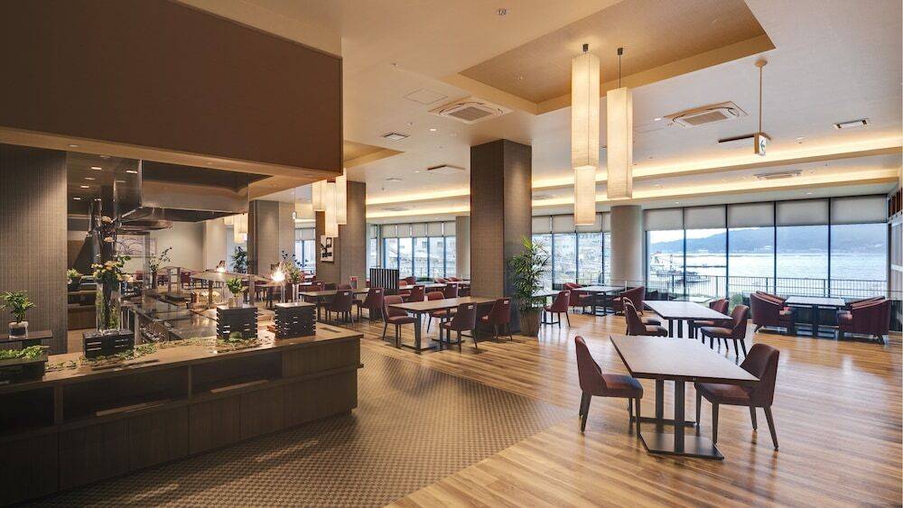 シーサイドダイニング 宮島八景 / 1