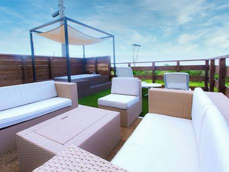 The： Moves Cinema Villa / 1