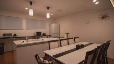 客室内のダイニングエリア / 20