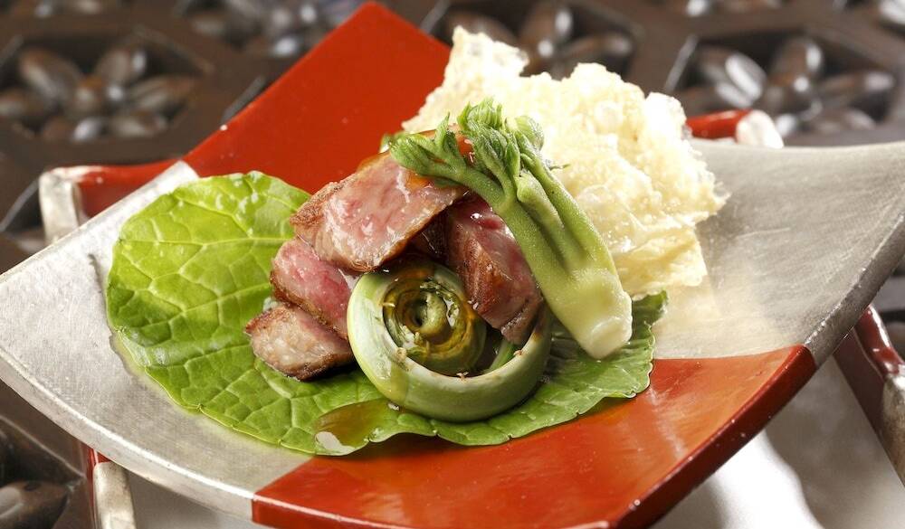 お部屋で味わえる
本格的な京懐石料理 / 3