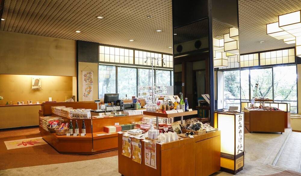 売店 / 1