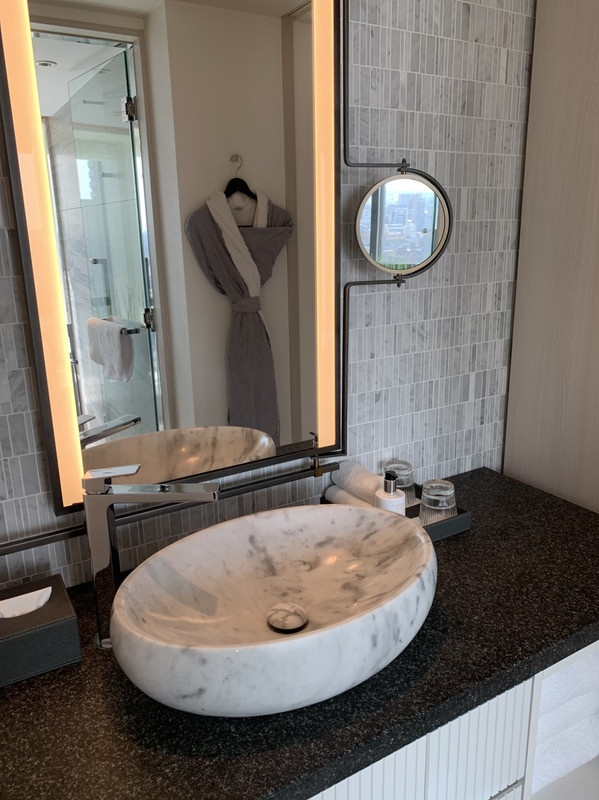 ベーシンは一つ、非常に排水が悪く直ぐに水が溜まってしまいます