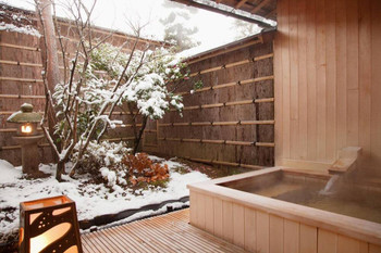 Enjoy onsen all to yourself! We introduce you to a hotel with a room with an open-air bath3378038