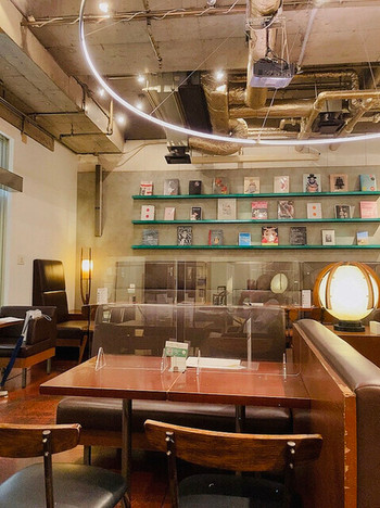 「カフェ＆ブックス ビブリオテーク 大阪・梅田」 内観 154301287 店内