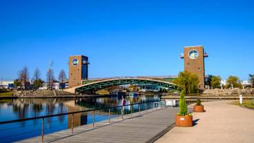 富山県富岩運河環水公園 / 1