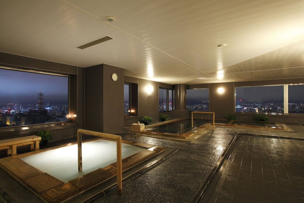 札幌駅の上から眺める札幌の夜景!3394049