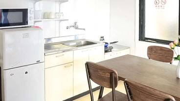 客室内のダイニングエリア / 14