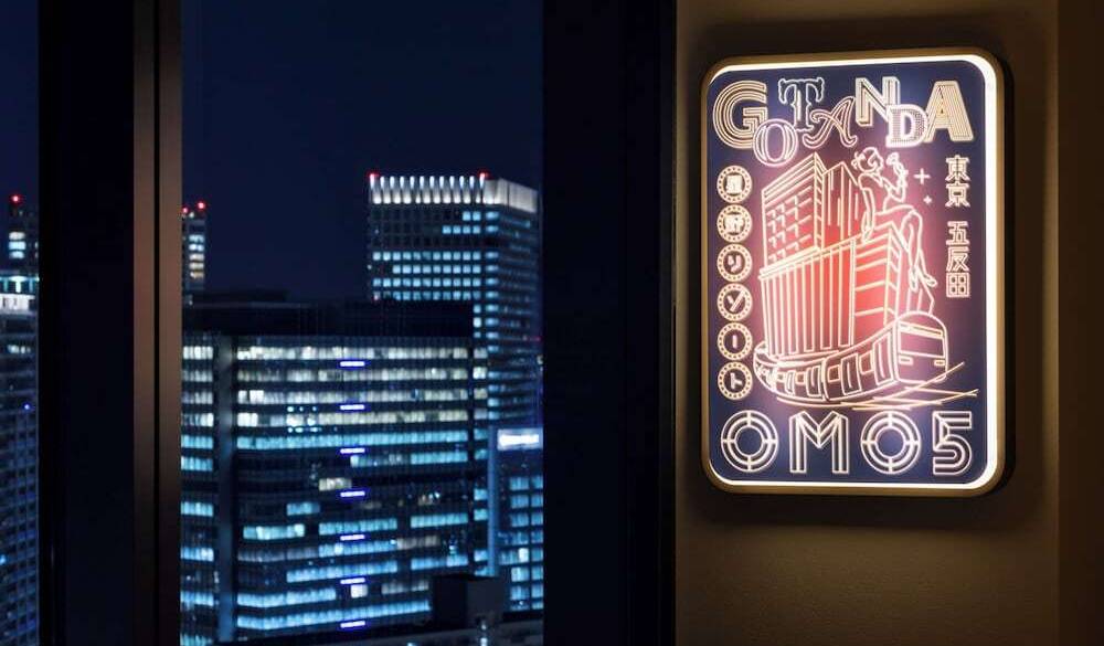 飲食店の看板を模した客室照明 / 1