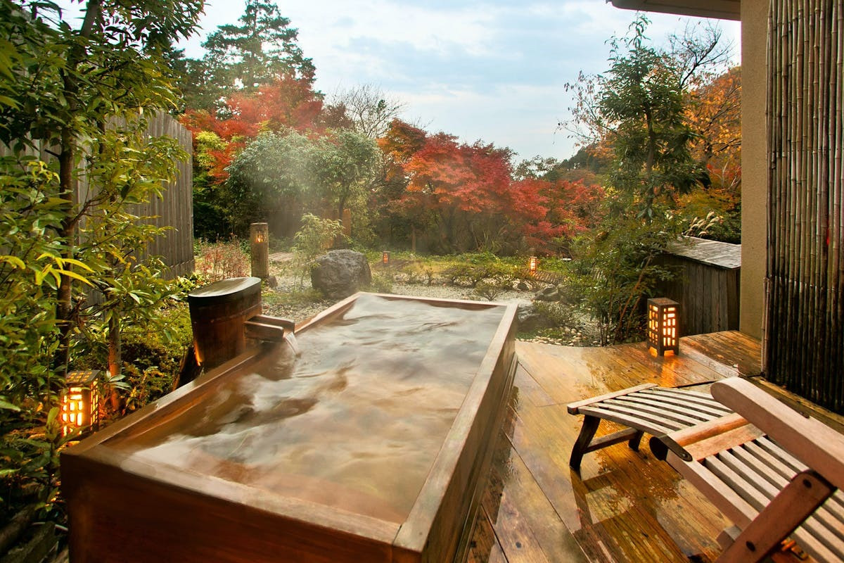 お部屋の温泉と夜景を2人占め♡「養老の滝」に抱かれた静かな隠れ宿3455421