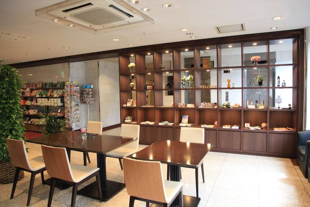 ロビーラウンジ