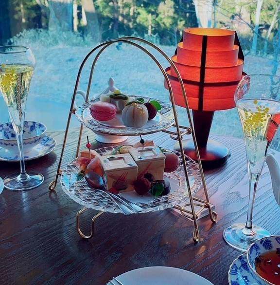 ラウンジのアフタヌーンティー② / 2