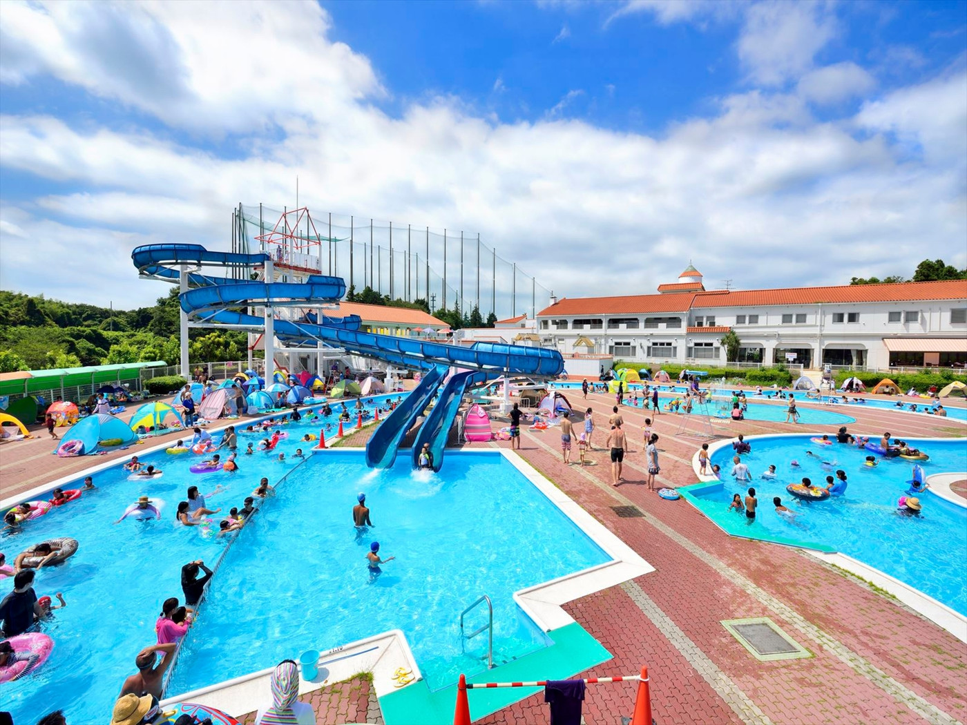 大きなプールに大はしゃぎ!天然温泉リゾートホテル3659133