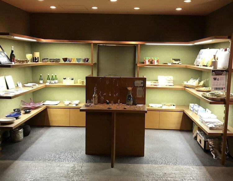 ギャラリーに立ち寄り
チェックアウト / 1