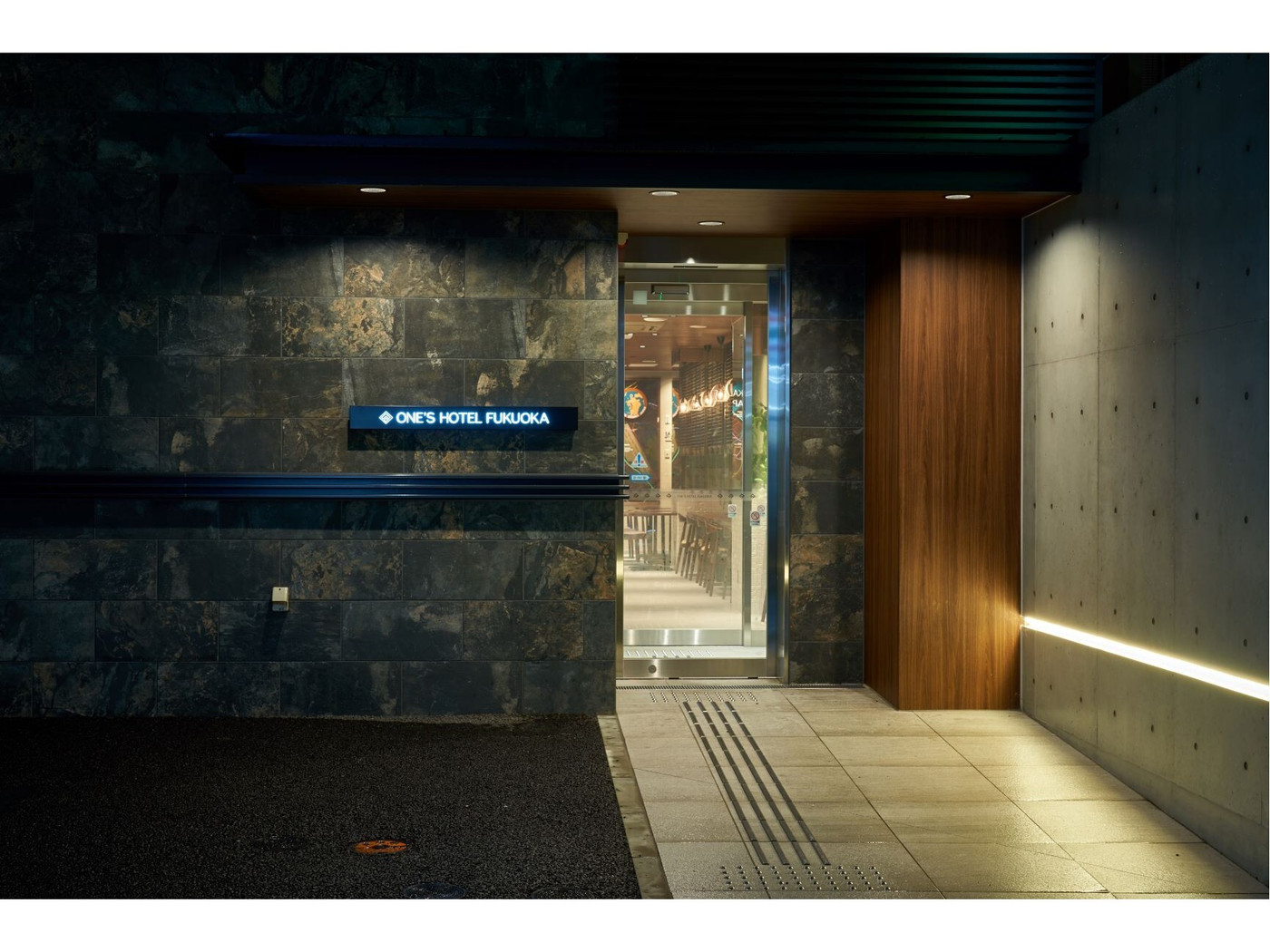 ダブルベッドを一人で使う贅沢3847685