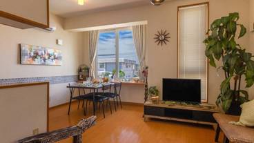 客室内のダイニングエリア / 7