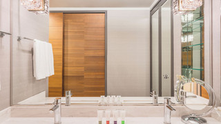 デラックス スイート シングルベッド 2 台 クラブラウンジ利用可 (High Floor)