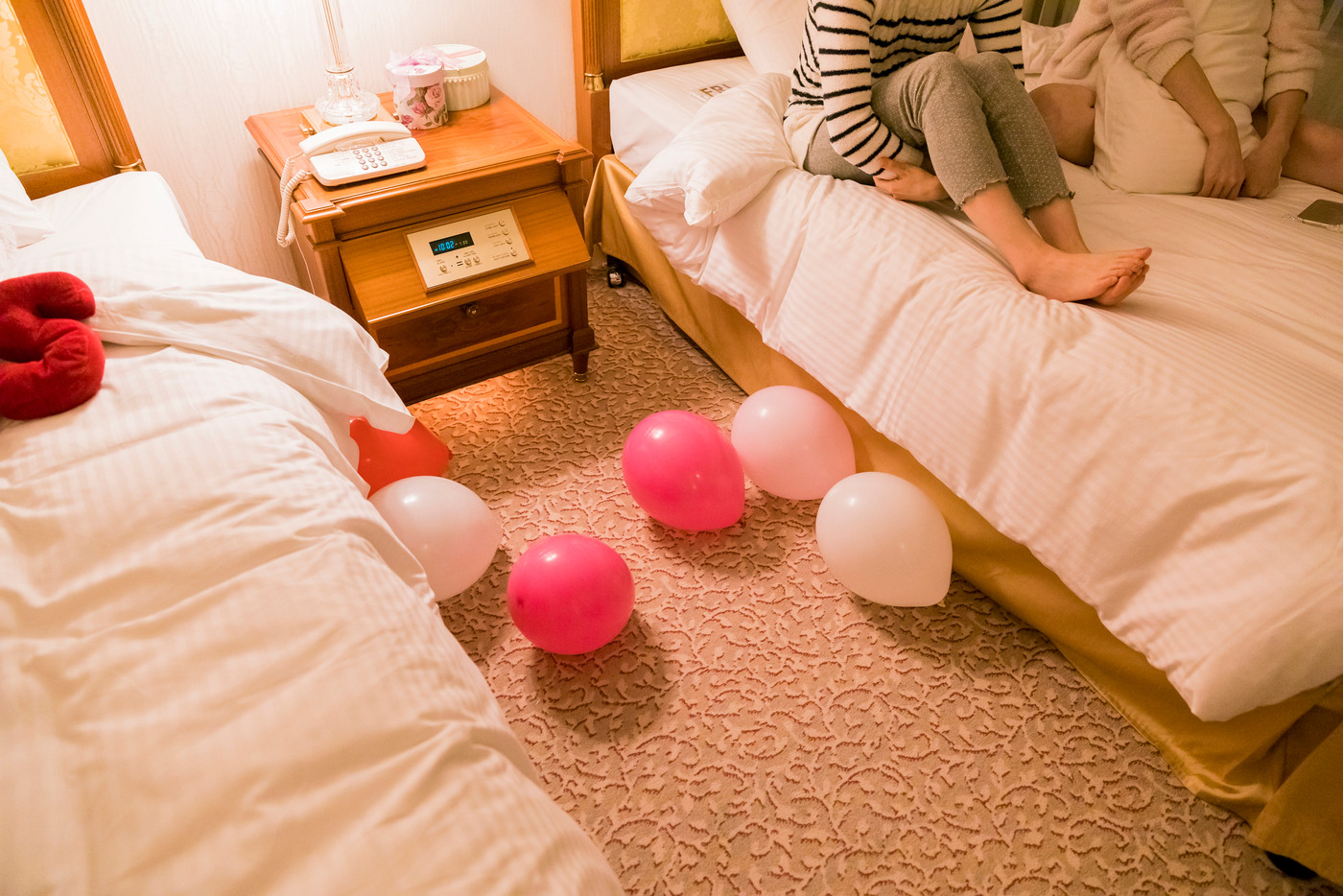 ホテル女子会　おしゃべり　夜更かし