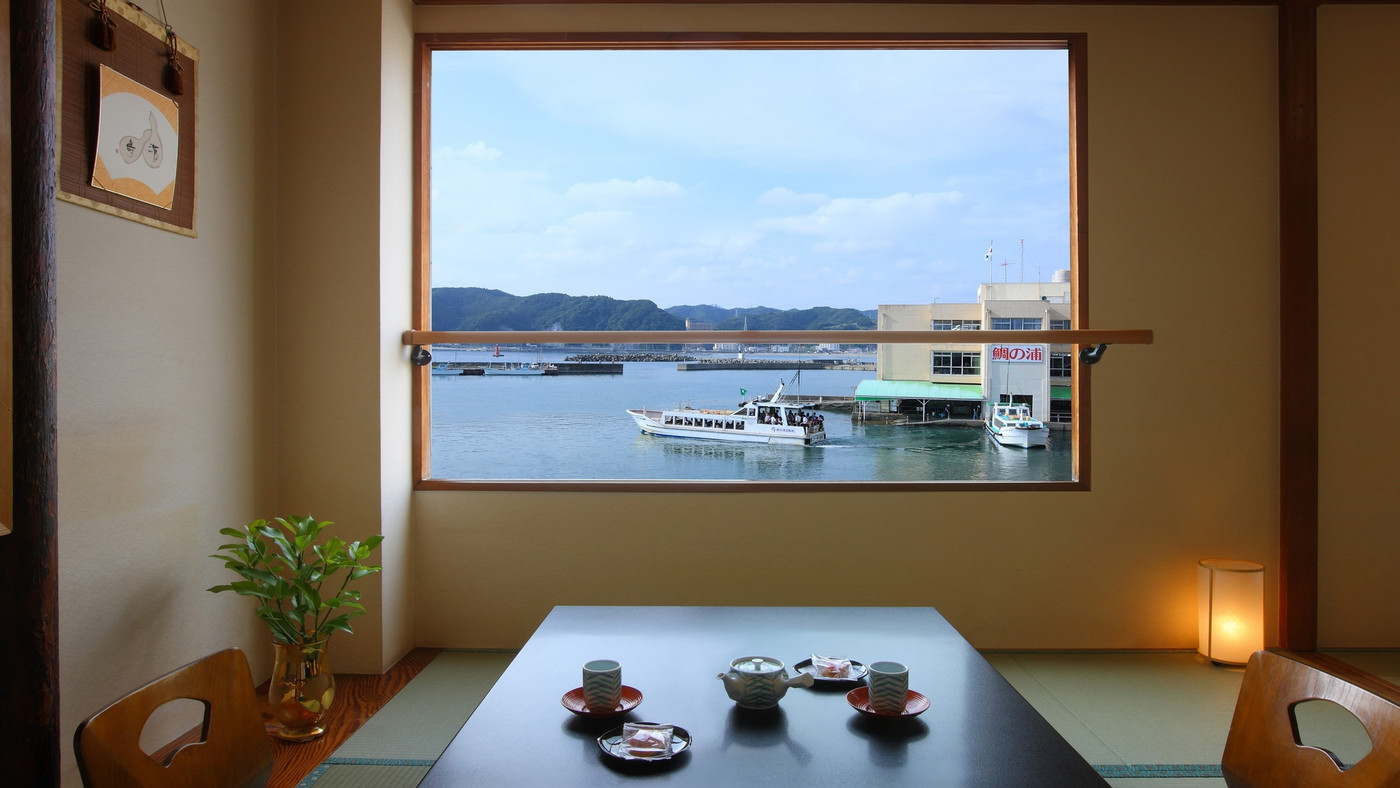 内浦湾を一望できる海鮮問屋直営の旅館4068456