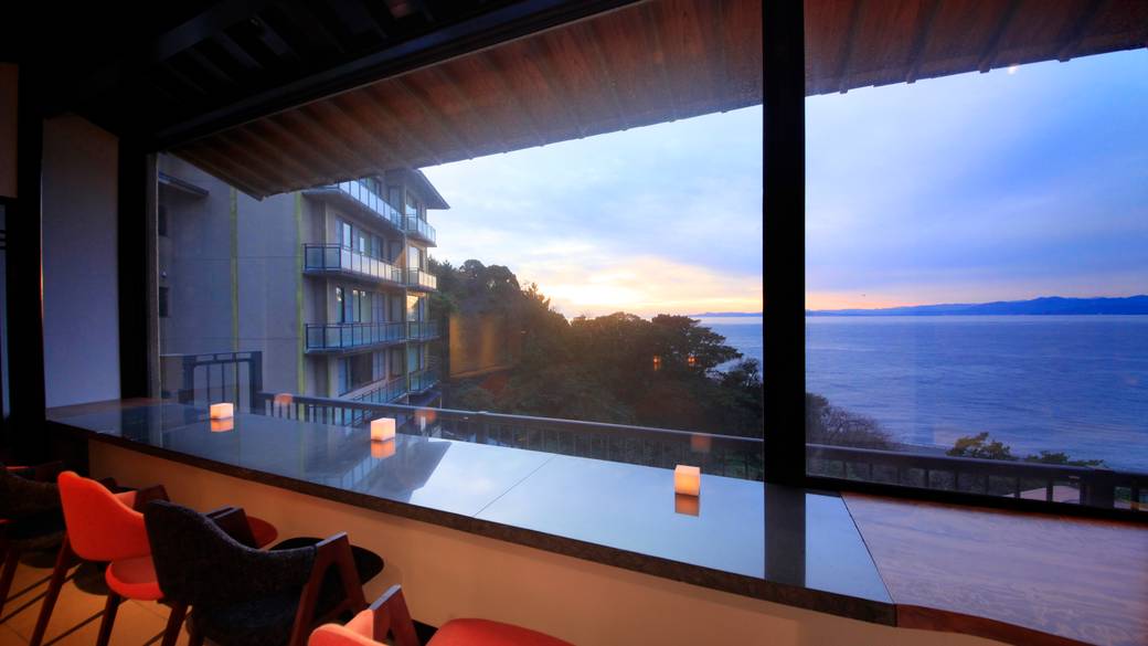 夕景を満喫できる
ロビーラウンジ / 3