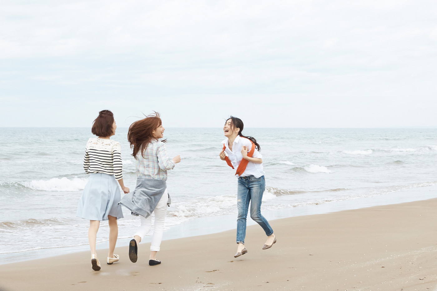 旅を楽しむ女性