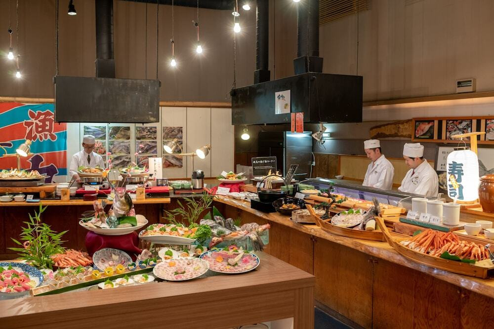 夕食は和風海鮮バイキングで鮮魚を堪能！3955861