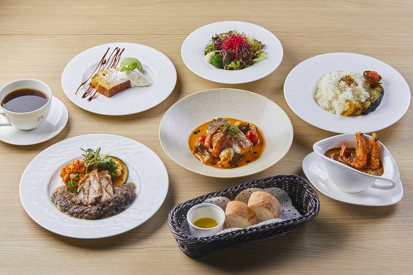 チェックインまで
ホテルでランチ / 3