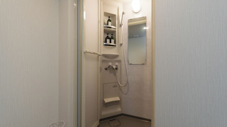 ダブルルーム (キッチン/シャワー/トイレ付) エレベーターなし 203室 禁煙