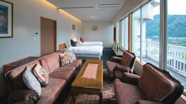 客室 / 19