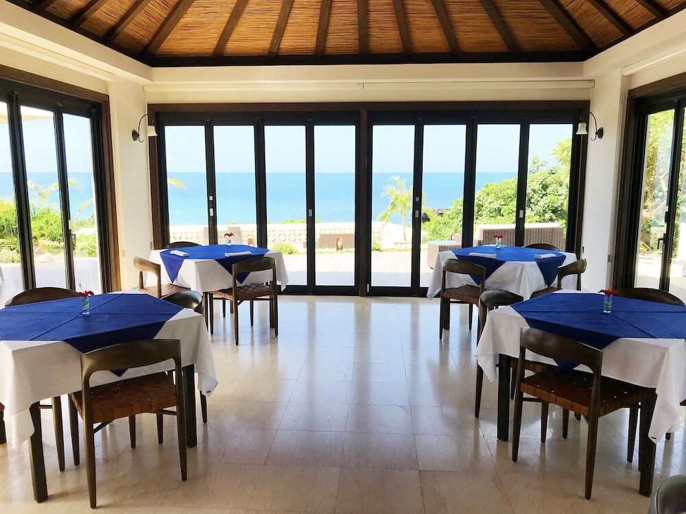 プライベートプールにビーチでセレブ感を2人で堪能4255764