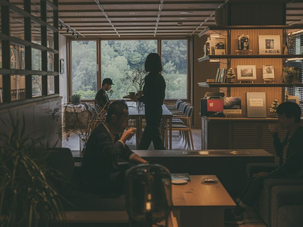 ロビーラウンジ