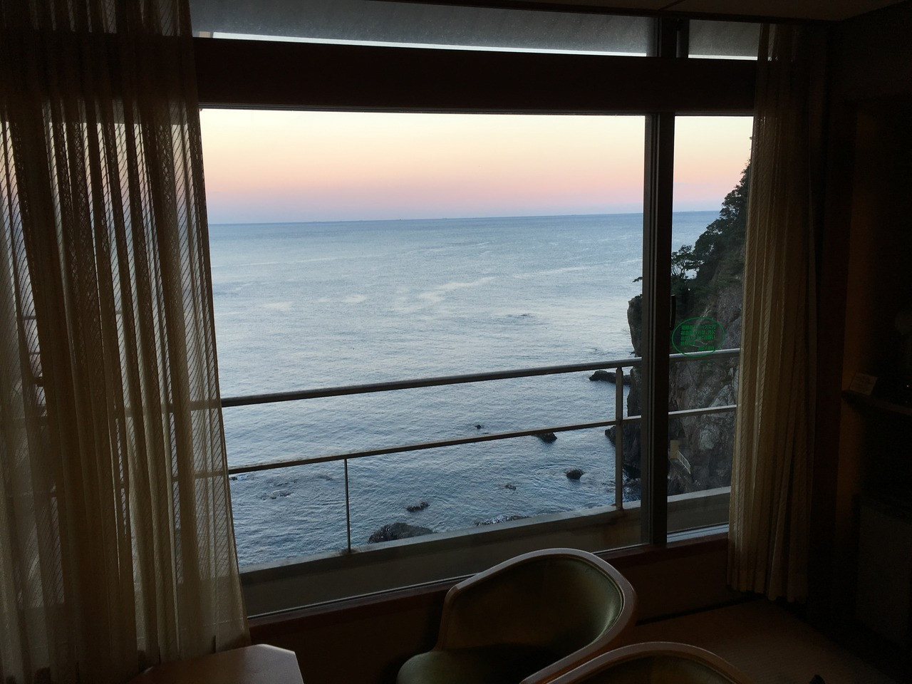 当然のことながら・・・客室は「全室オーシャンビュー」717384