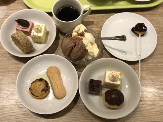夕食バイキングのデザート