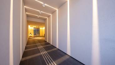 内部エントランス / 3