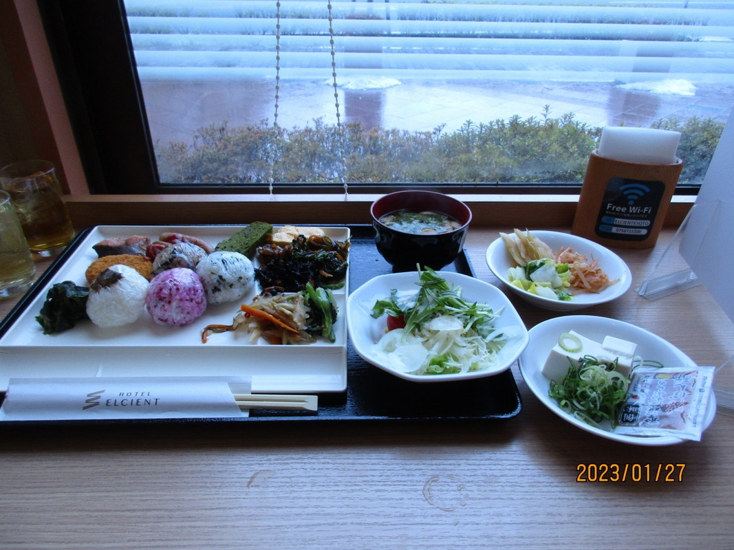 朝食バイキングは普通。