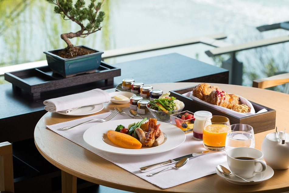 鴨川沿いに佇む豪華ホテルで大人な旅を♡3978055